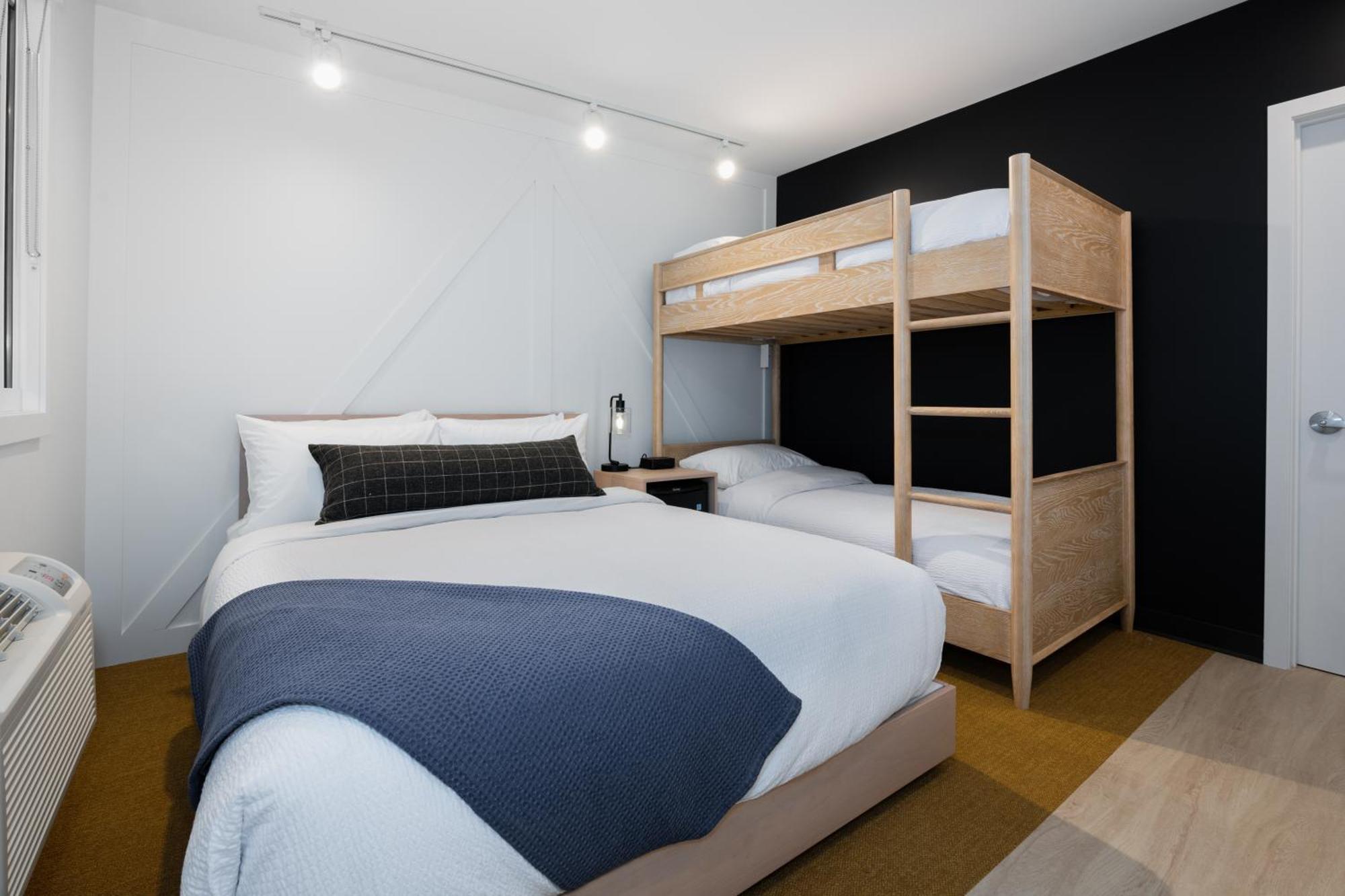 Vrge Revelstoke Hotel ภายนอก รูปภาพ