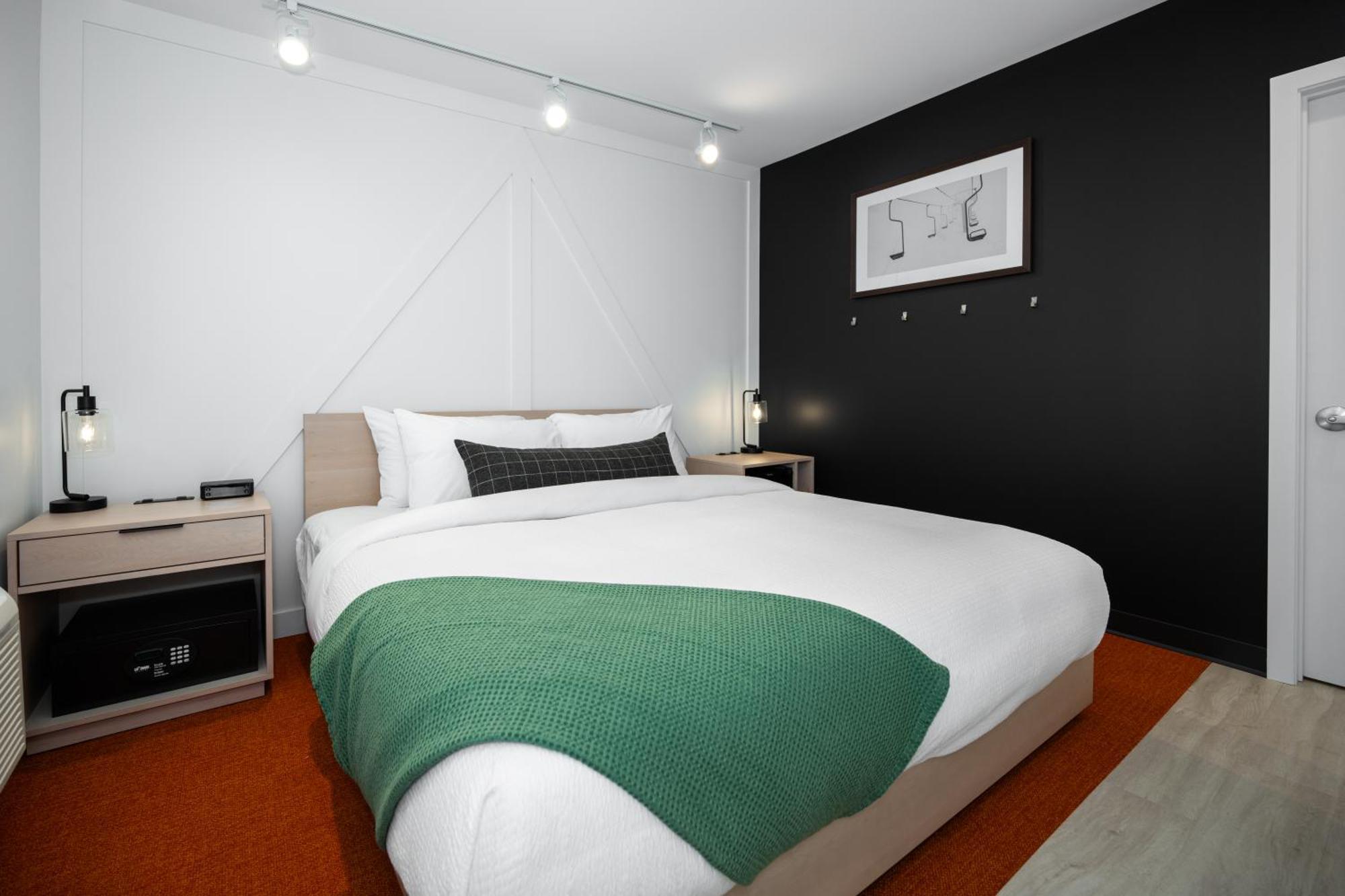 Vrge Revelstoke Hotel ภายนอก รูปภาพ