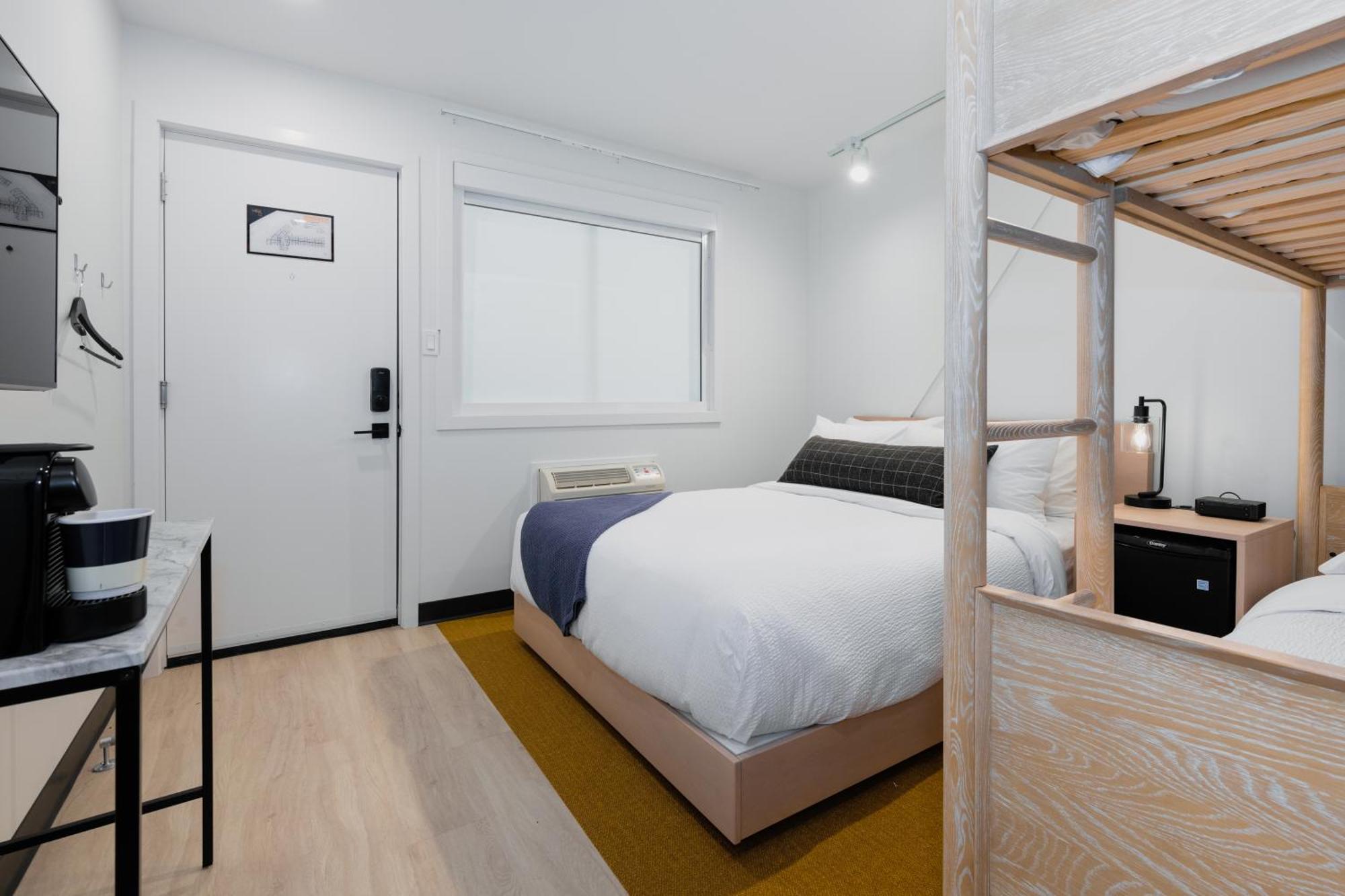 Vrge Revelstoke Hotel ภายนอก รูปภาพ