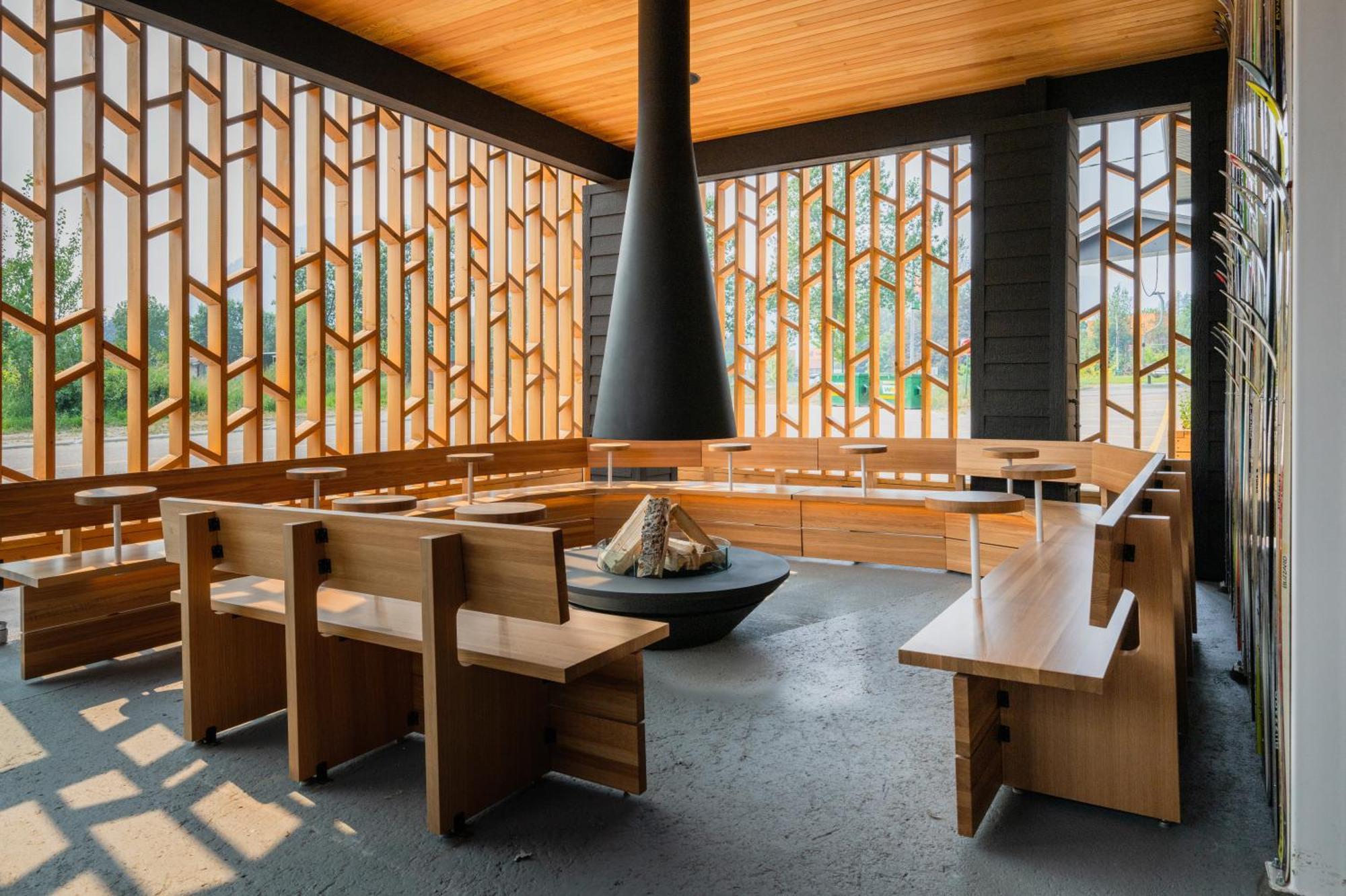 Vrge Revelstoke Hotel ภายนอก รูปภาพ