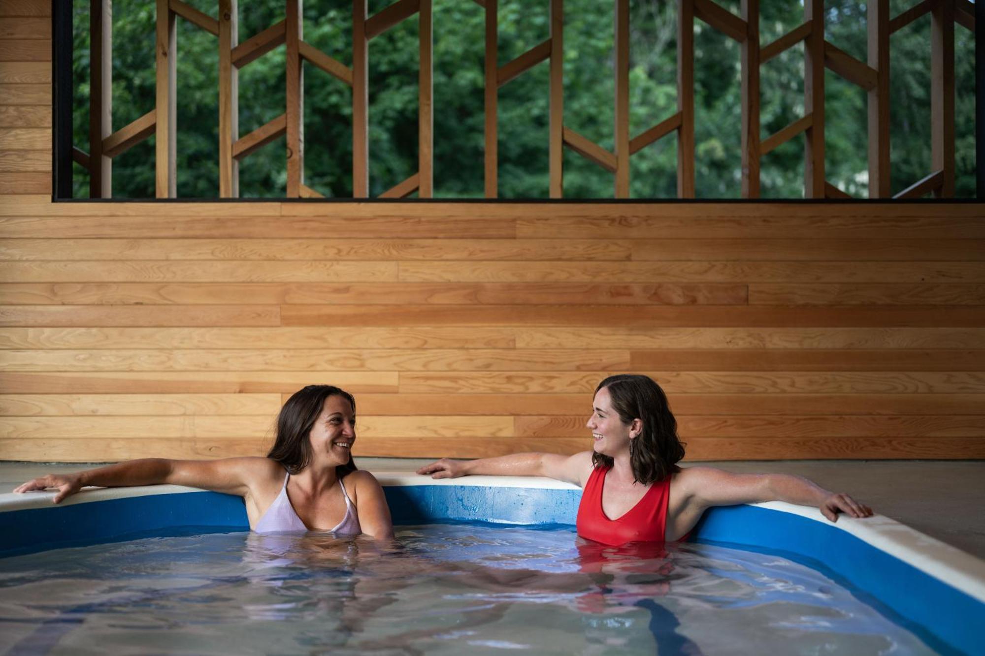 Vrge Revelstoke Hotel ภายนอก รูปภาพ