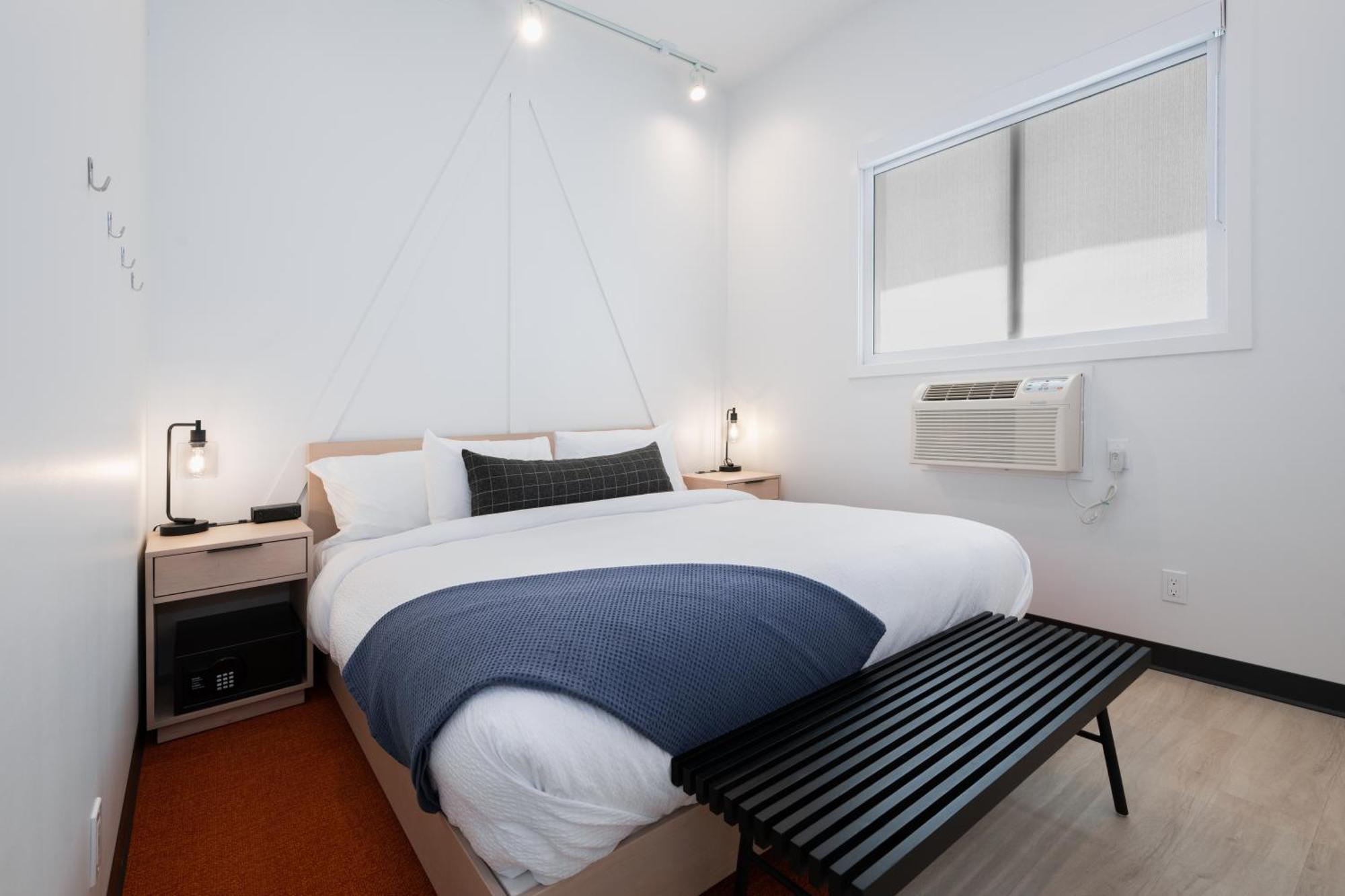 Vrge Revelstoke Hotel ภายนอก รูปภาพ