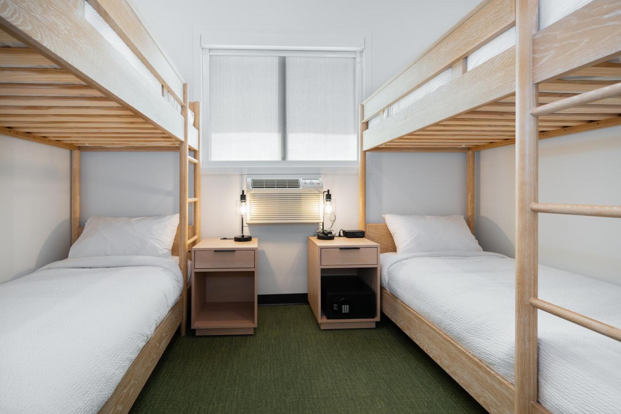 Vrge Revelstoke Hotel ภายนอก รูปภาพ