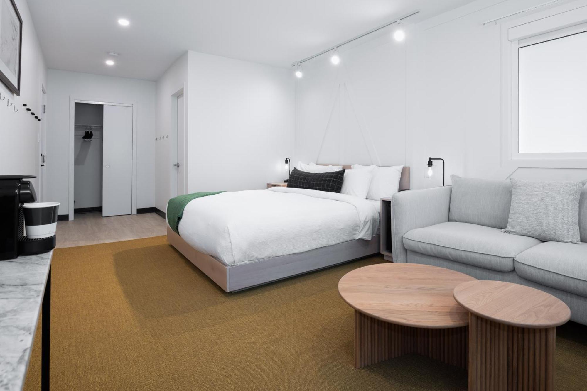 Vrge Revelstoke Hotel ภายนอก รูปภาพ